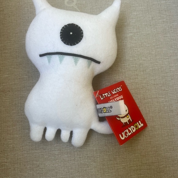 UGLYDOLL-Uglydog -WHITE-ICE LODGE-LITTLE UGLY-7" TALL Plush
New - Picture 1 of 1